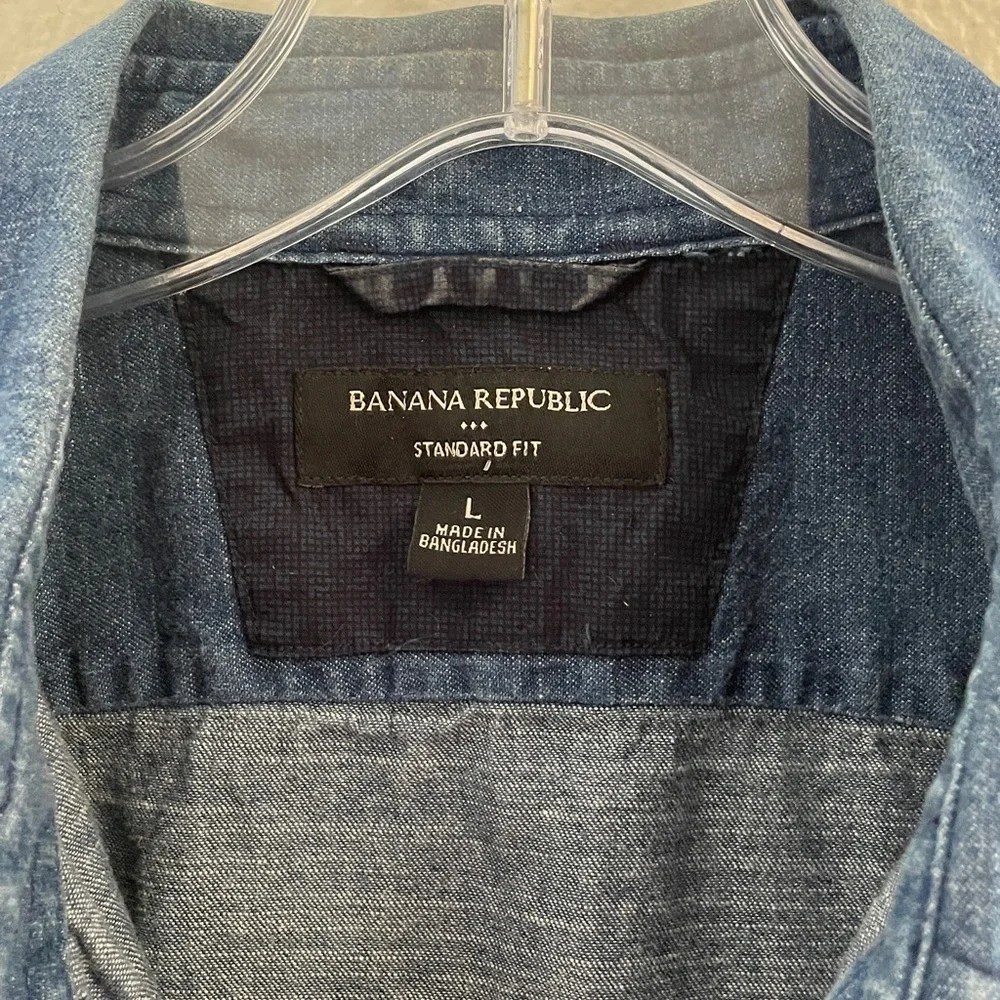 Banana Republic Blue denim Chambray button western weekend 100%cotton L